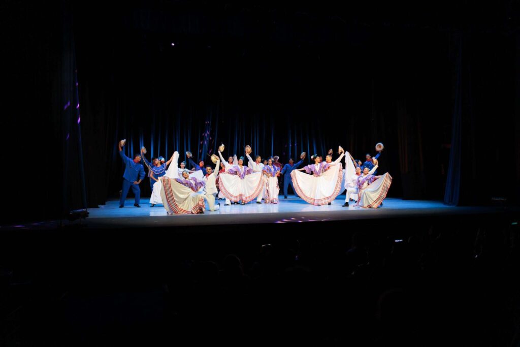 2-Graduacion_ENAD_ADondeSeFueElTiempo-03-scaled.jpg