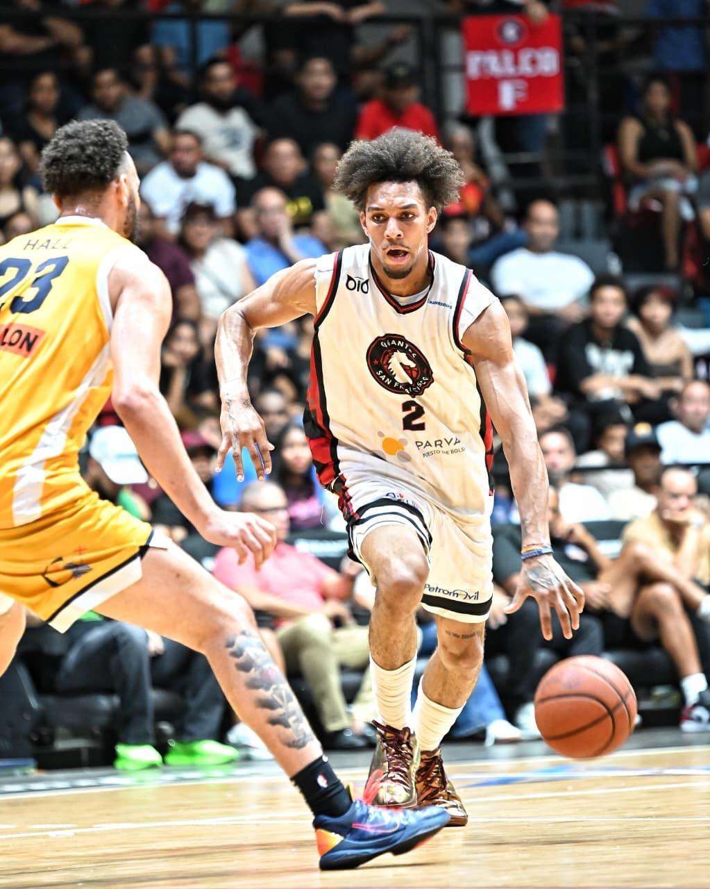 Gigantes superan a Metros y nivelan la final de la LNB