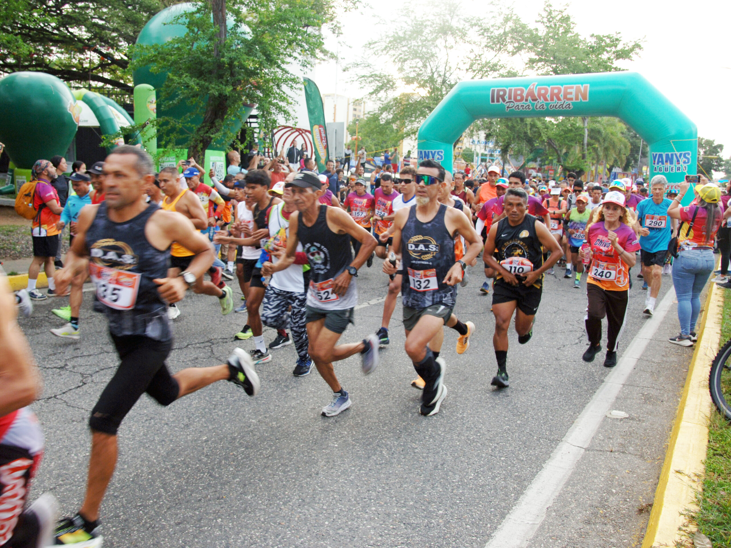 LA XVI CARRERA DEL CHIVO REÚNE A 350 ATLETAS EN UNA EXIGENTE RUTA DE 14K ENTRE EL OBELISCO Y PAVÍA