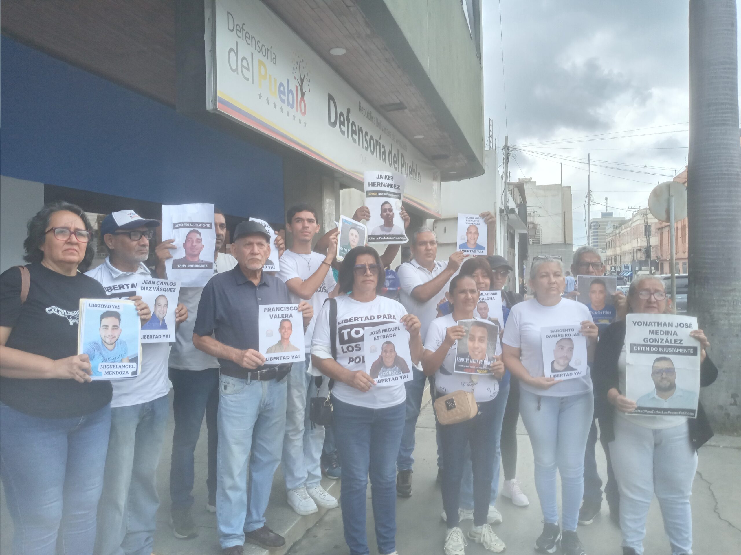 Familiares de presos políticos en Lara consignaron un pliego de solicitudes ante la Defensoría del Pueblo