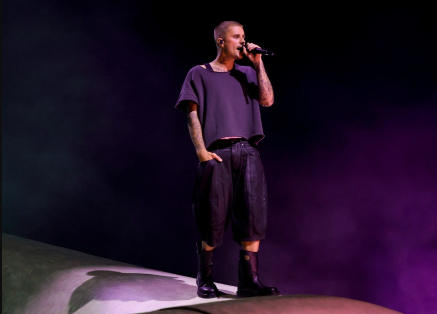 Justin Bieber lidera la carrera por ser el artista masculino más escuchado del año