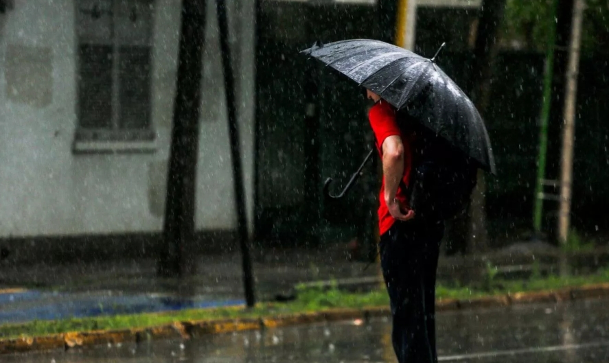 Lluvias siguen este martes: a qué hora empiezan las precipitaciones en Santiago