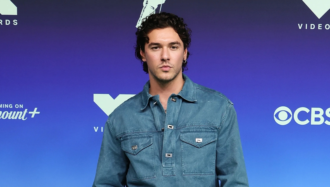 La estrella de ‘Off Campus’ Belmont Cameli se une a Sydney Sweeney en ‘Hollow’ de Sony