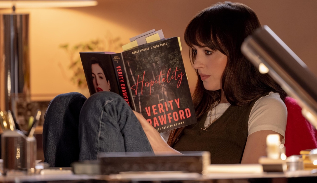 ‘Verity’, la nueva película con Dakota Johnson y Anne Hathaway, conquista la taquilla en su estreno