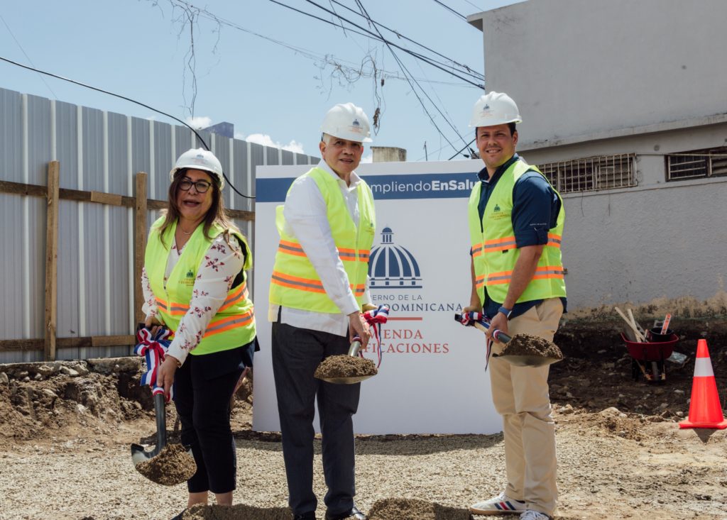 A. PRINCIPAL. ROSA SANTOS, EDUARDO ESTRELLA Y CARLOS BONILLA