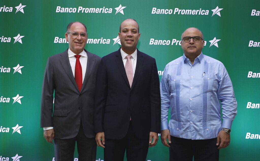 Foto 4 José Manuel Infante, Carlos Julio Camilo y Hector José Rizek (1)