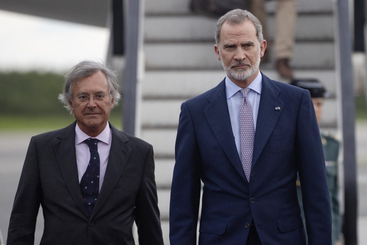 El rey de España llega a Santo Domingo para participar en el Congreso Mundial del Derecho