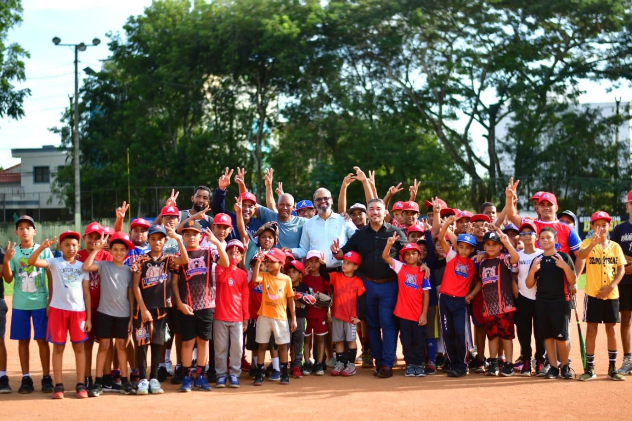 INEFI entrega formalmente el play de la Liga Añeja en SFM