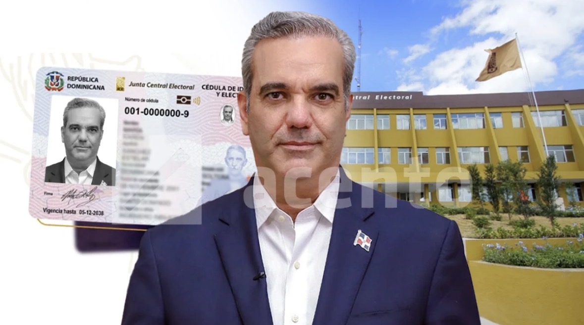 Presidente Luis Abinader y la Primera Dama Raquel Arbaje reciben la nueva Cédula de Identidad y Electoral