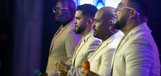 Grupo Niche canta tantos éxitos que el público se quedó hasta el final