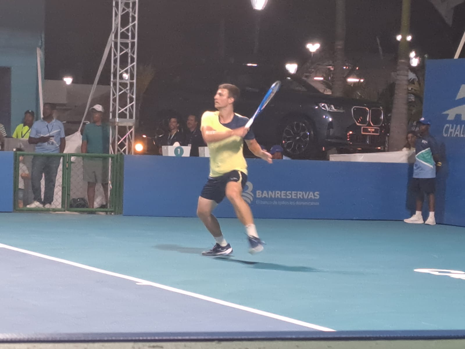 Walton sobrevive a Kecmanovic y se mete en semifinales de Cap Cana