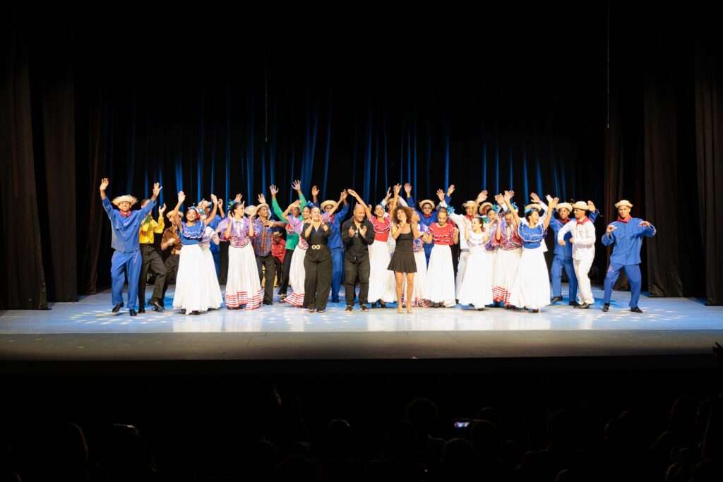 2 Graduacion_ENAD_ADondeSeFueElTiempo-02
