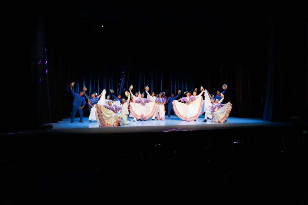 2 Graduacion_ENAD_ADondeSeFueElTiempo-03