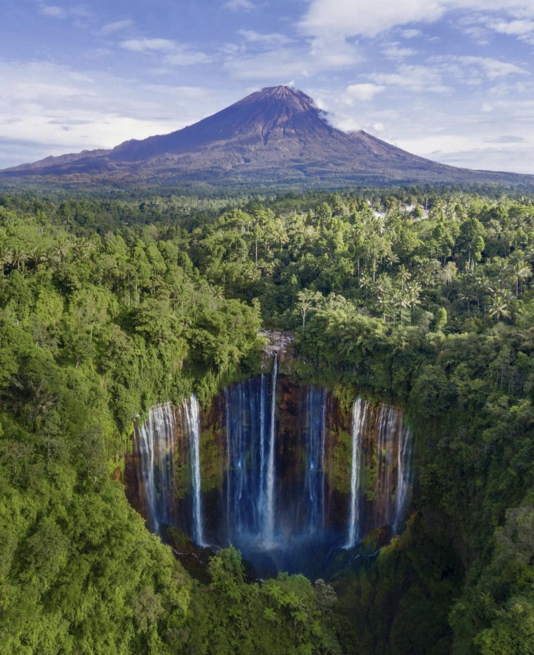 Indonesia: Un Mosaico de Culturas, Islas y Tradiciones ​Por: Giovanna Carbone