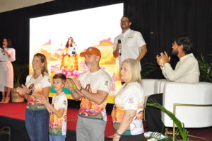  «¡La Divina Pastora y Nuestros Santos!» así se presentó la confección de  la  franela Oficial para la   visita 168