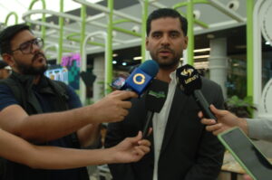 La presentación no solo fue técnica; el emotivo video con los mejores momentos del club y el himno oficial «Pura Lealtad» dejan claro que el equipo busca conectar de nuevo con esa pasión que los hizo campeones en el pasado.Hector Andres Segura
"Récit de vie" Relato, Retrato de vida
Reportero Grafico Vzla -Fotoperiodismo
C.R.G.V. N-1.134 /F.I.P. N-575 /S.N.T.P-5003