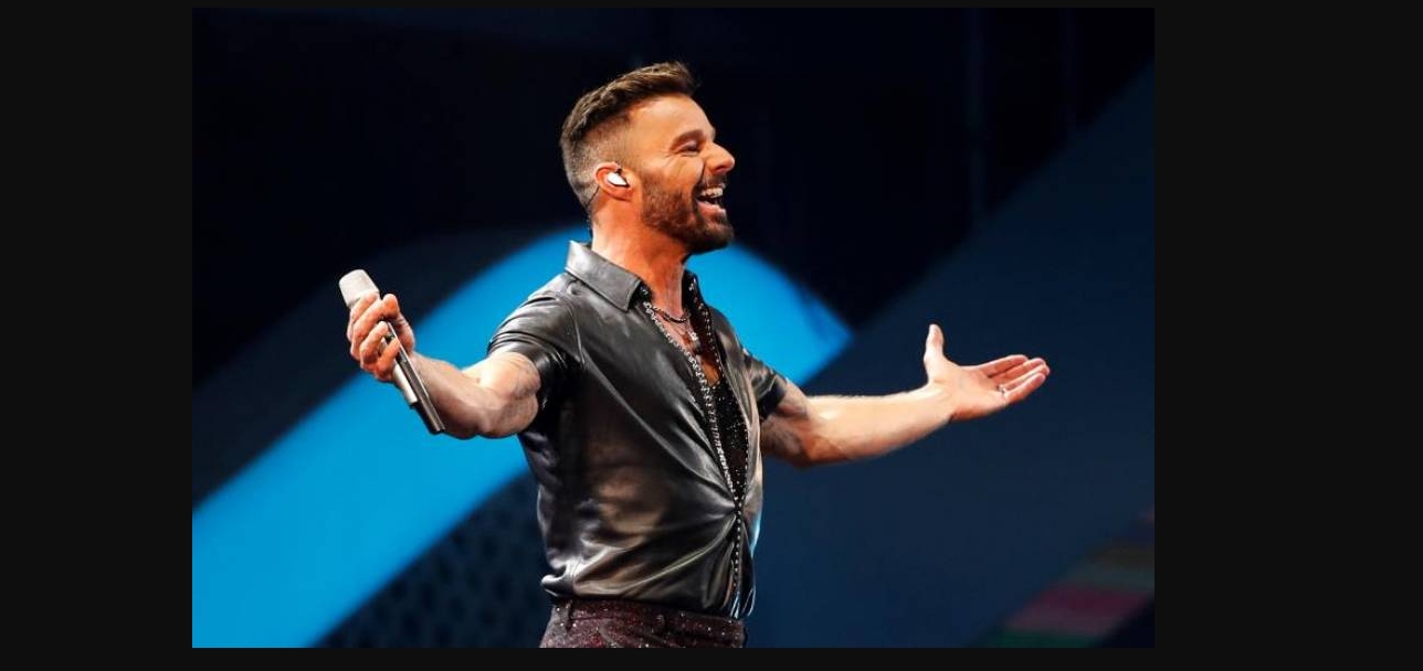 Ricky Martin declara amor a Brasil en su segunda visita al sambódromo de Río de Janeiro