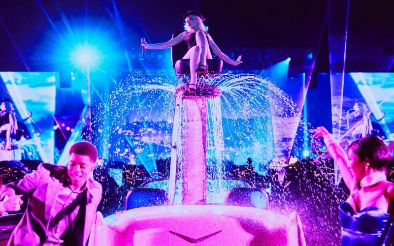 Sabrina Carpenter convirtió Coachella en un set de cine de Hollywood